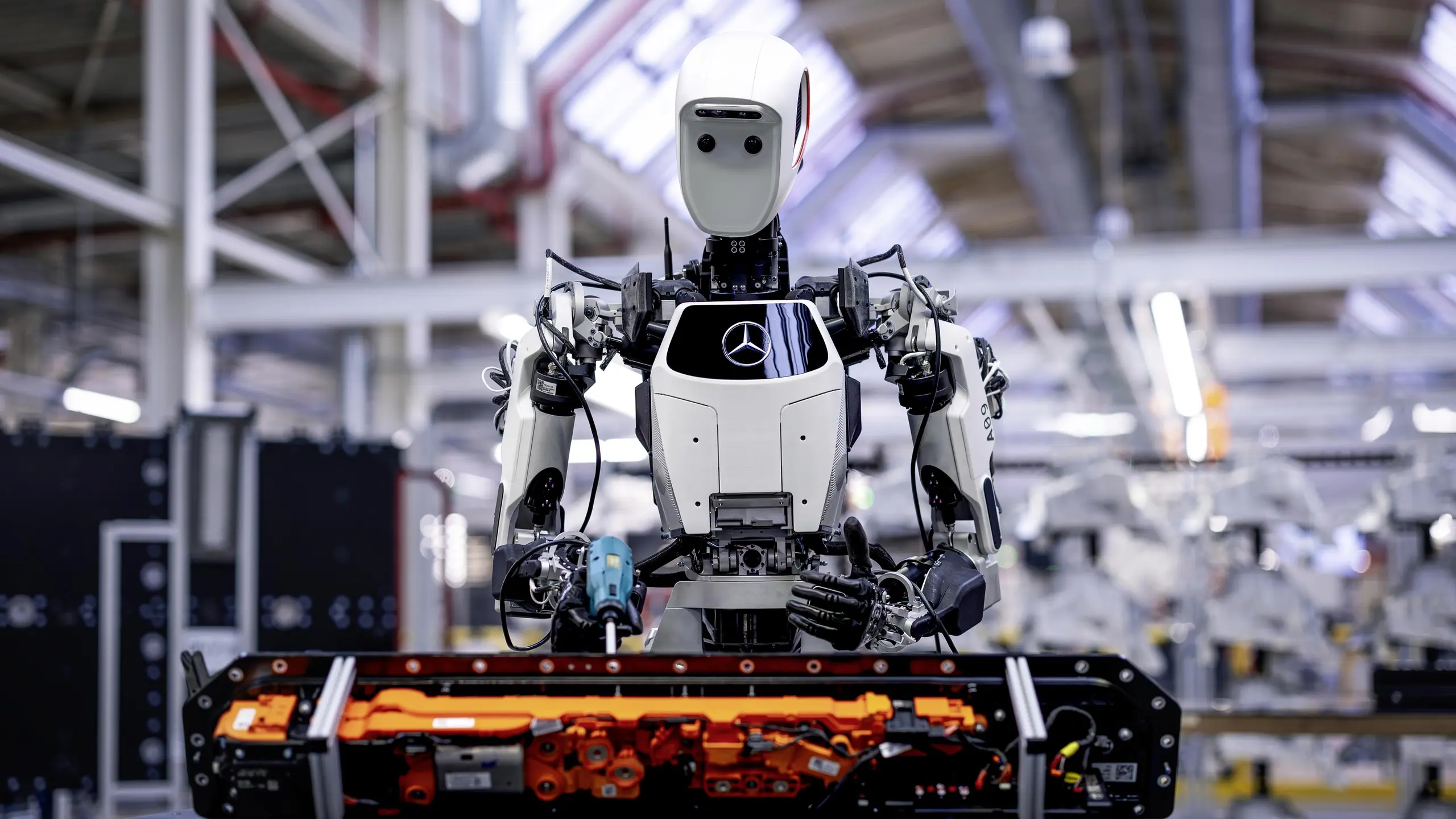 mercedes-benz-robot-humanoid-humanoidni-robot-mercedes